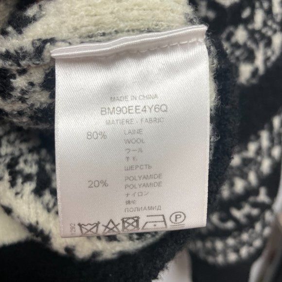 Givenchy Tight Fit Knit Sweater never worn - Picture 4 of 4
